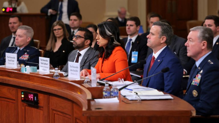 Con una carta bipartidista, congresistas de EE. UU. piden investigar la filtración sobre Yemen