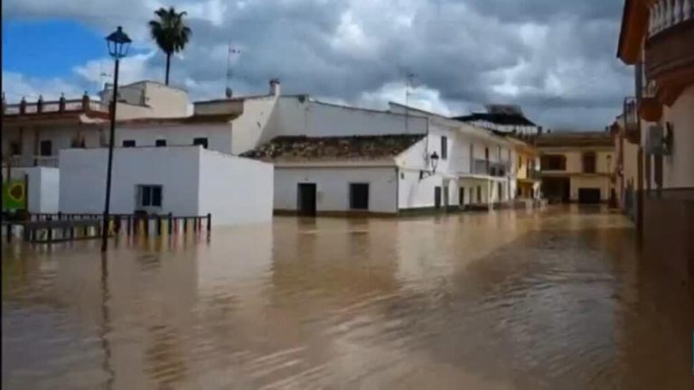 Inundaciones en el sur de España dejan varios desaparecidos mientras las lluvias continúan