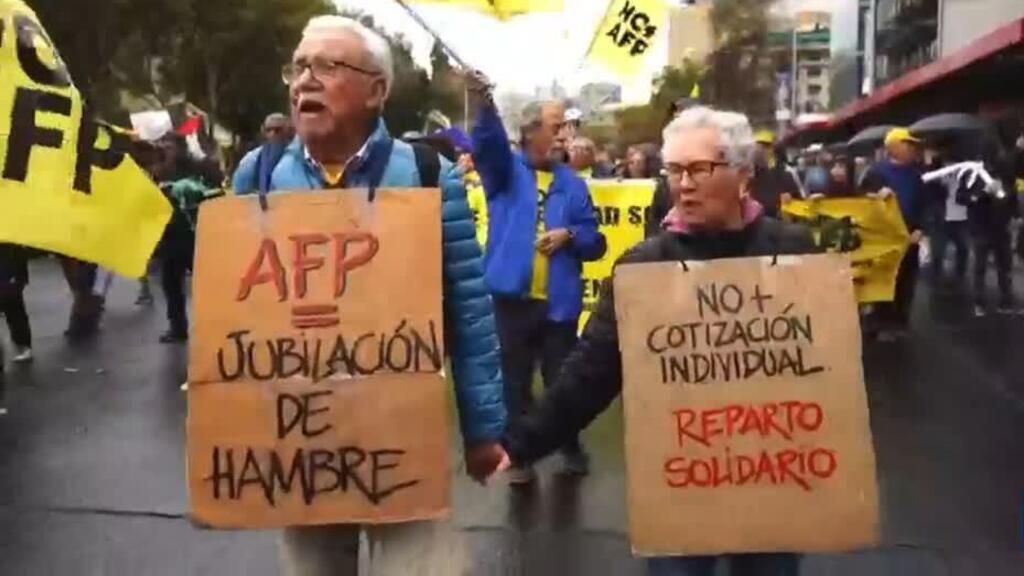 Cientos protestan en Chile para exigir cambios en el sistema pensional