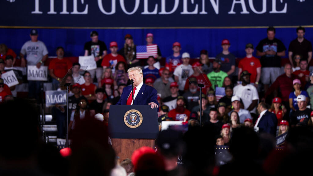 Donald Trump celebra sus primeros 100 días de mandato presumiendo logros migratorios