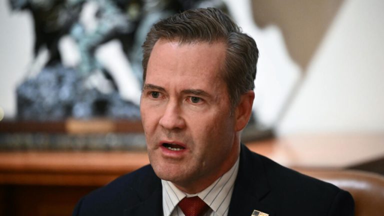 Asesor de Seguridad Nacional de Trump usa Gmail para asuntos oficiales, revela The Washington Post