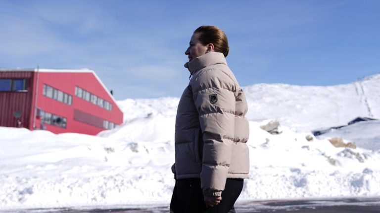 La primera ministra danesa visita Groenlandia en plena apuesta de Trump por el control del Ártico