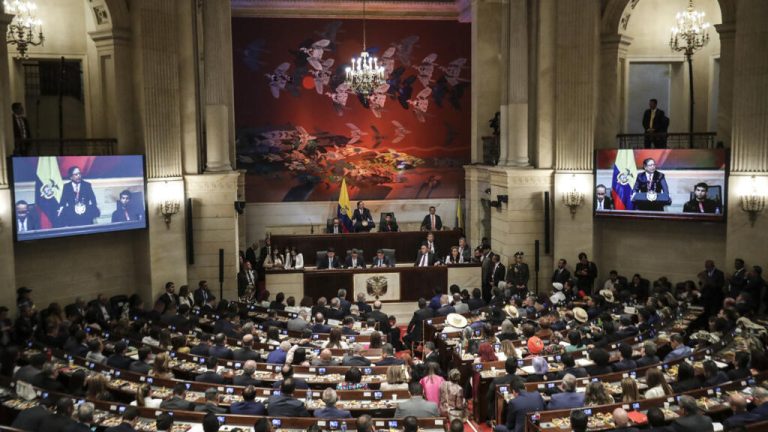 Colombia: autoridades detienen a expresidentes del Congreso acusados por corrupción