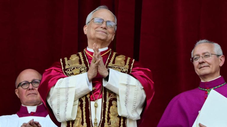 León XIV: el papa que nació en EE. UU., evangelizó en Perú y ahora mandará desde el Vaticano