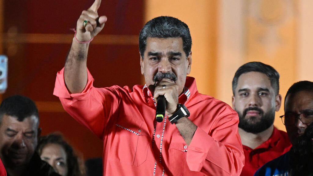 Más fuerte que nunca: Maduro tras ganar legislativas y regionales, marcadas por la abstención
