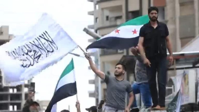 Siria en crisis: enfrentamientos sectarios y protestas contra la intervención extranjera