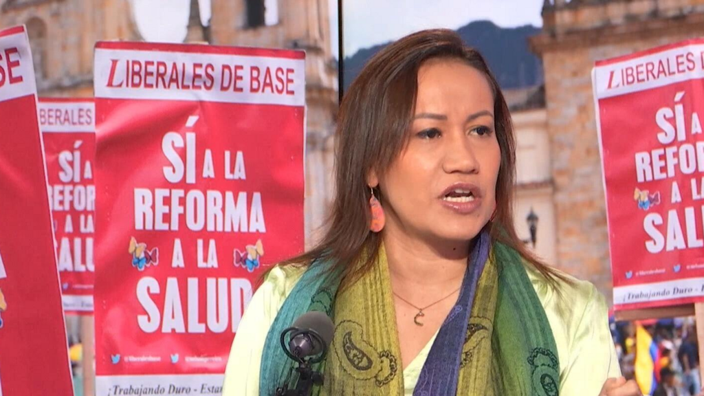 Exministra Carolina Corcho mantendría la política de "paz total" de Petro si llega a la Presidencia