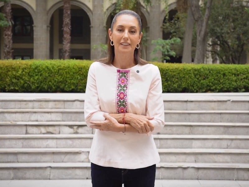 "Cuidemos a las mamás todo el año": Sheinbaum