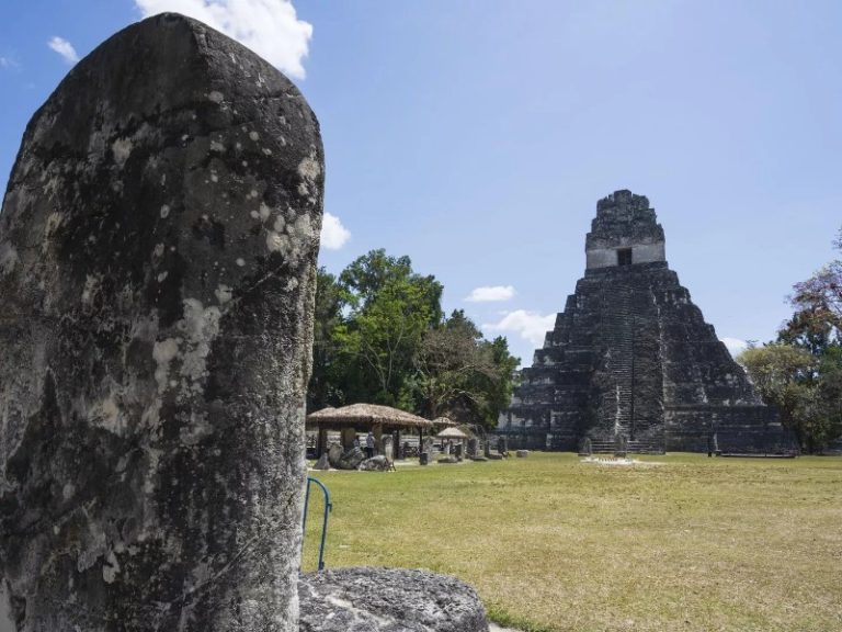Hallan tres antiguos pueblos mayas cerca de México