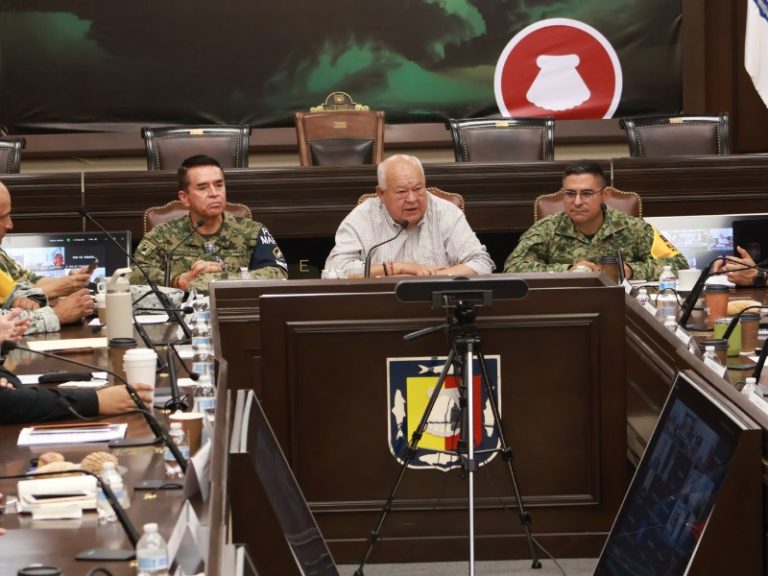 Llama gobernador a mantenerse alerta ante Alvin