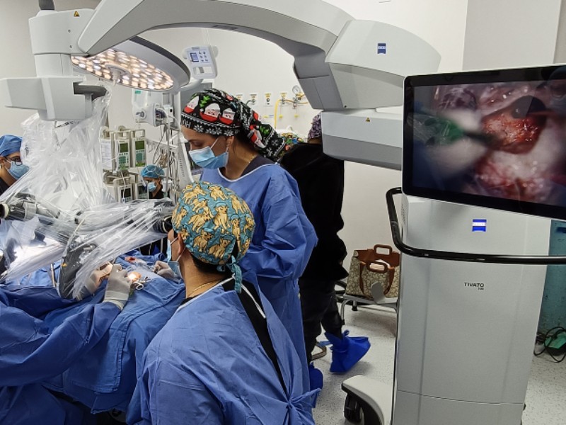 Menor recibe implante para recuperar audiciÃ³n en el IMSS Jalisco