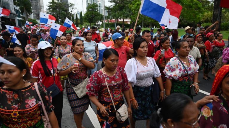 Panamá sigue semiparalizada por huelgas de docentes y trabajadores bananeros