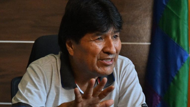 Corte de Bolivia avala candidatura de Rodríguez y ratifica retiro de personería al partido de Morales