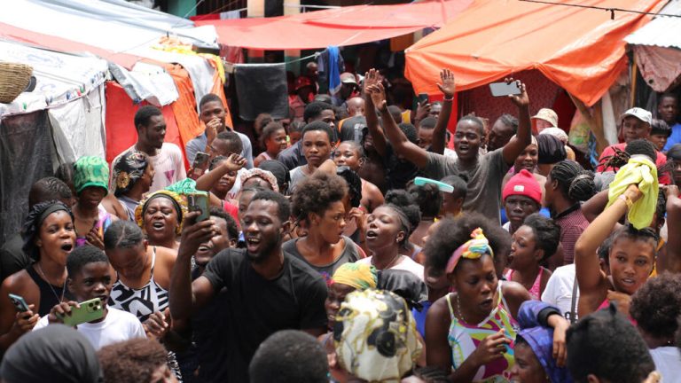 La OEA promete apoyo a la seguridad en Haití, mientras EE. UU. expone a la deportación a miles de haitianos