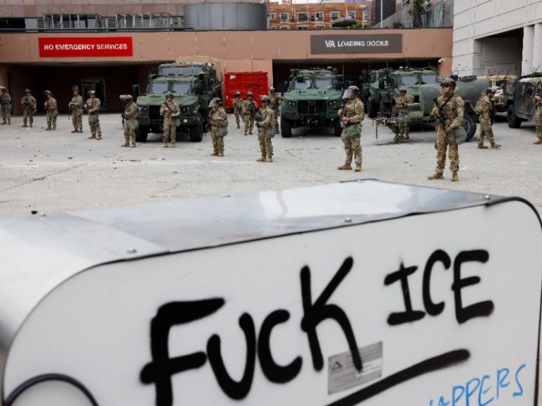 Confirma EE.UU. detención de mexicanos en protestas por redadas