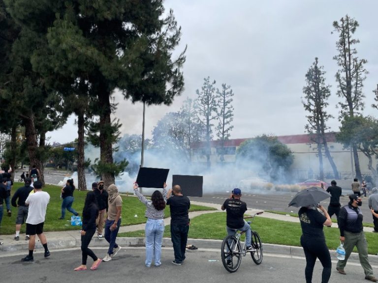 Guardia Nacional llega a Los Ángeles para aplacar protestas contra redadas