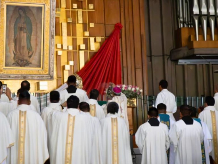 Iglesia admite fallas y busca acercarse más jóvenes