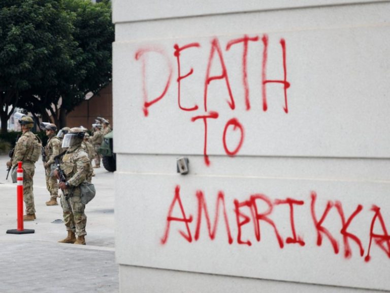 No es con violencia como se atiende el fenómeno migratorio: Sheinbaum