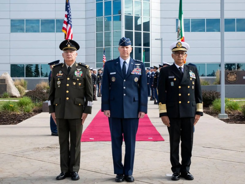 Secretarios de Defensa y Marina visitan cuartel general del Comando Norte