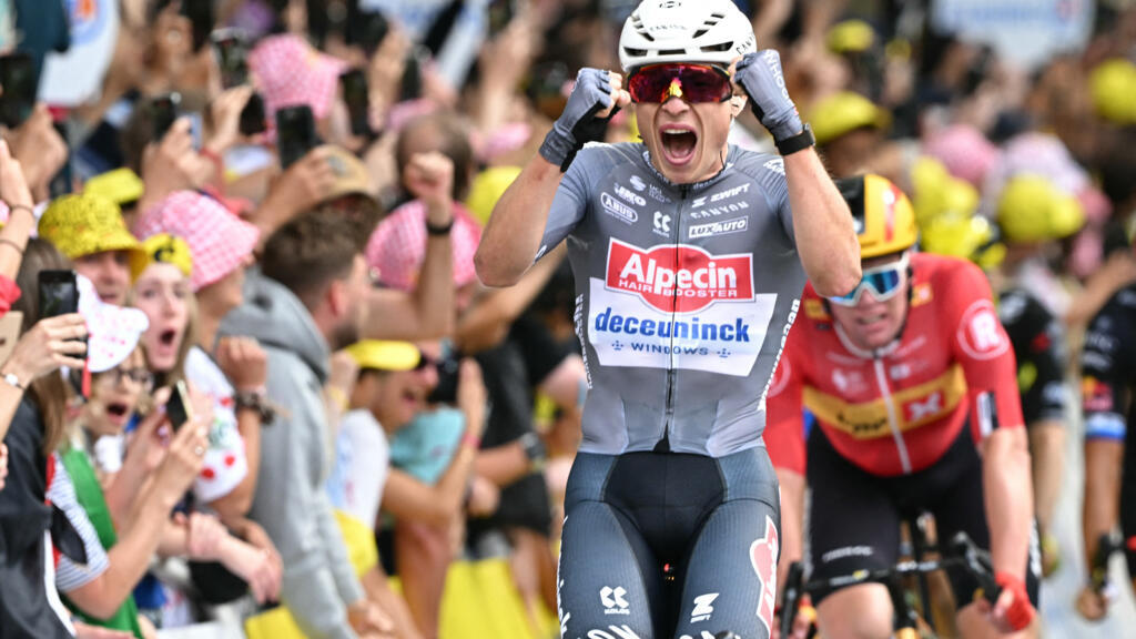 Jasper Philipsen se convierte en el primer maillot amarillo del Tour 2025