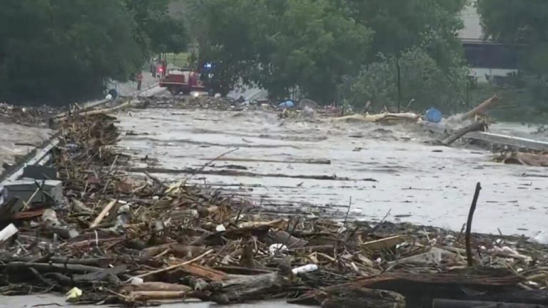 EE. UU.: Inundaciones repentinas causan al menos seis muertos en Texas